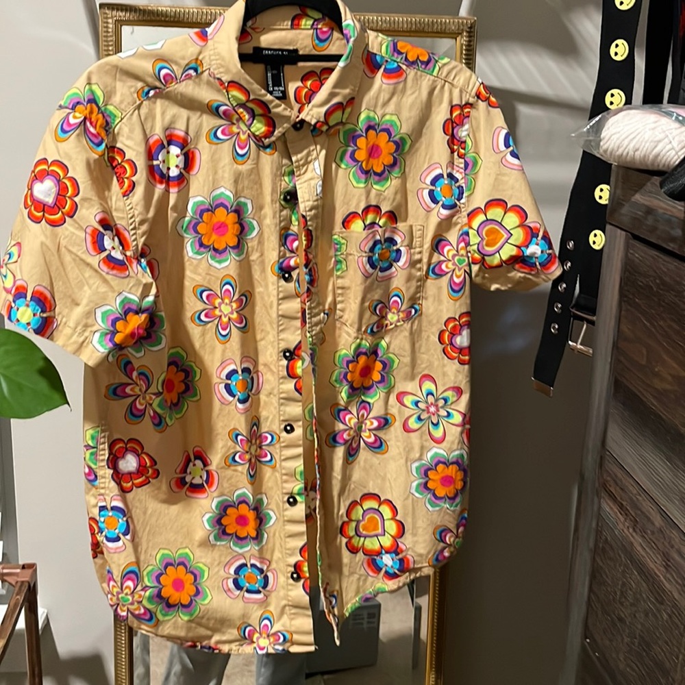 70’s print button up